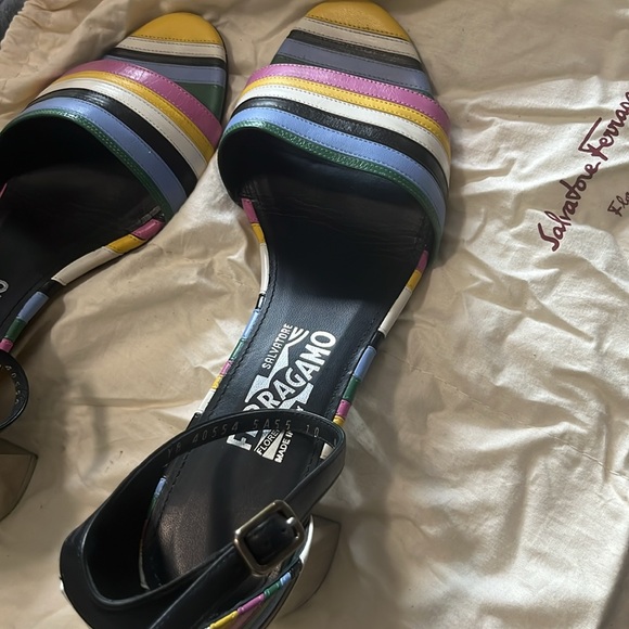 Salvatore Ferragamo Sandal in Great Condition - Picture 2 of 6